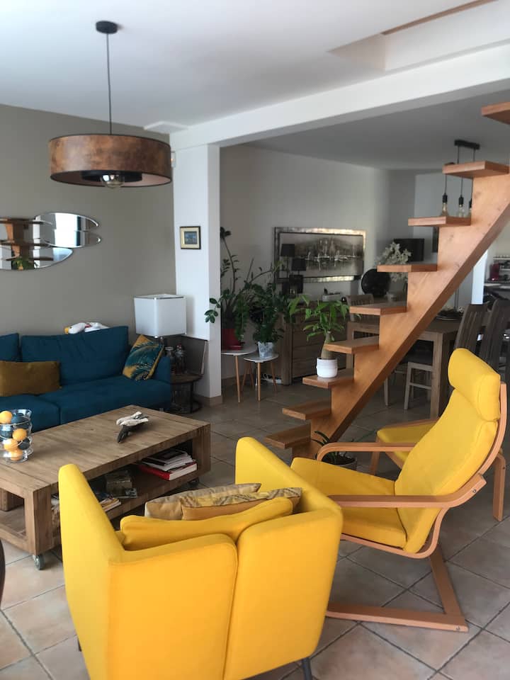 Maison  Chaleureuse  Plein Pied  Et Parking Prive - Bouguenais