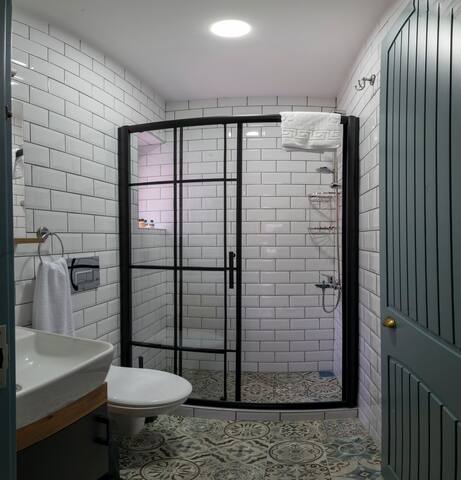 Easy access Quadra Fast wifi APT gallery image 4