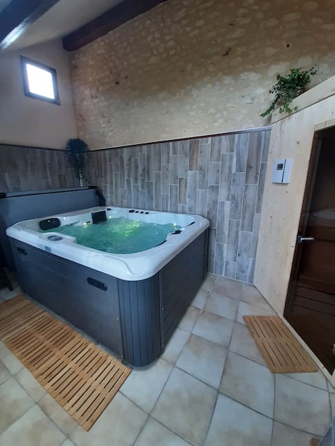 Relaxing cottage in the heart of Perche, jacuzzi and sauna