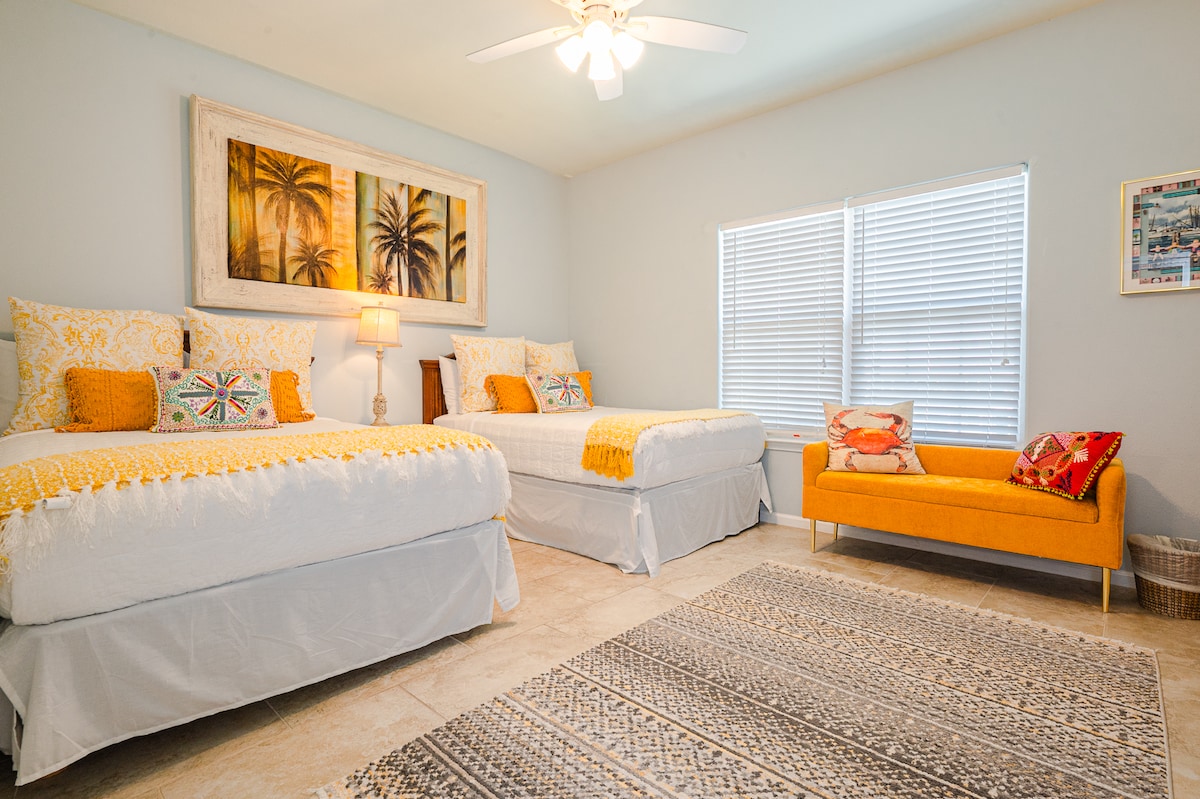 ห้องนอนแขก - เตียงคู่ 2 เตียงพร้อมทีวี Roku