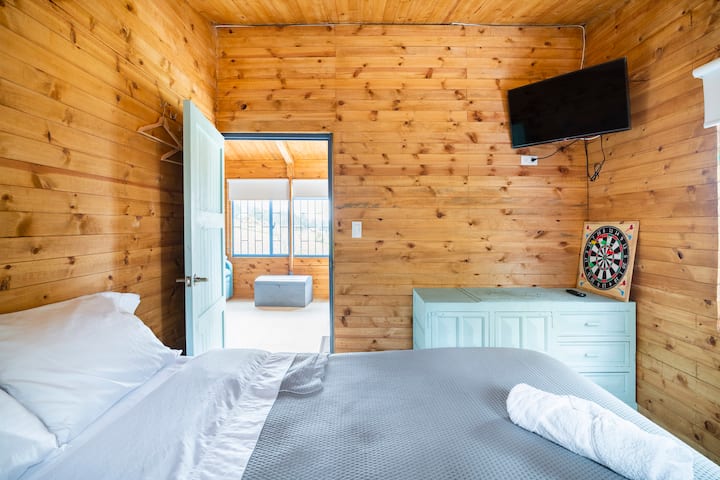 прва соба со брачен кревет