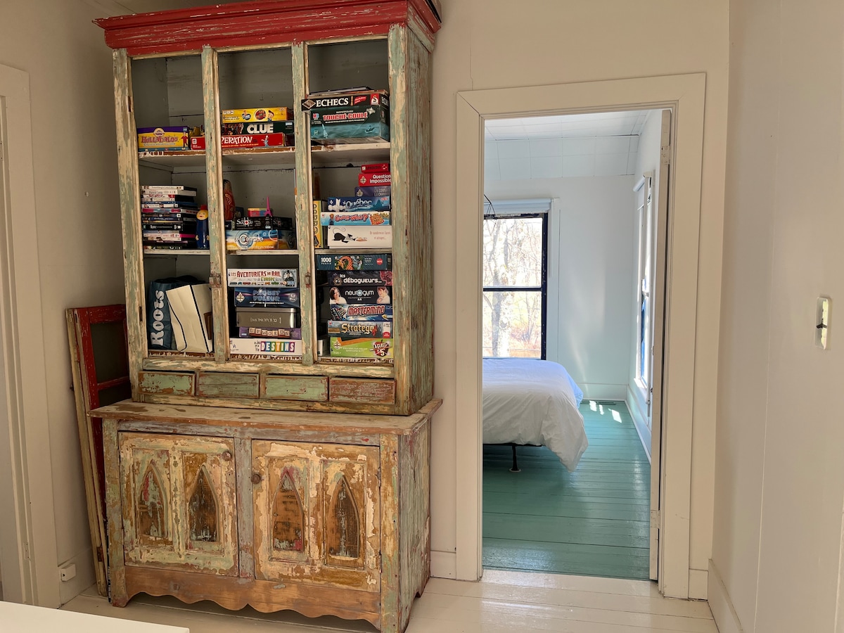 ארון בגדים למשחקים