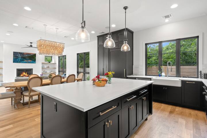 Austins Finest Modern Luxury Private Pool gallery image 2