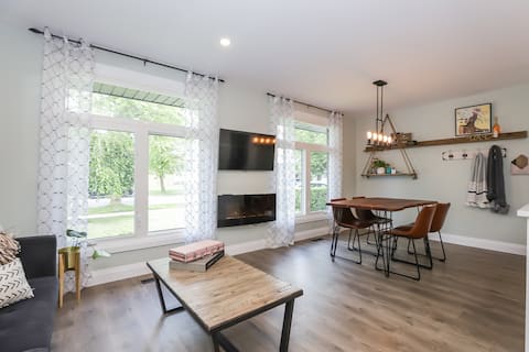 Top performing Airbnb: LUXURIOUS HOME AWAY FROM HOME. Universal Location! in Niagara Falls