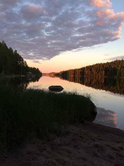 Marjala, kelo mökki Kuhnamon rannalla.