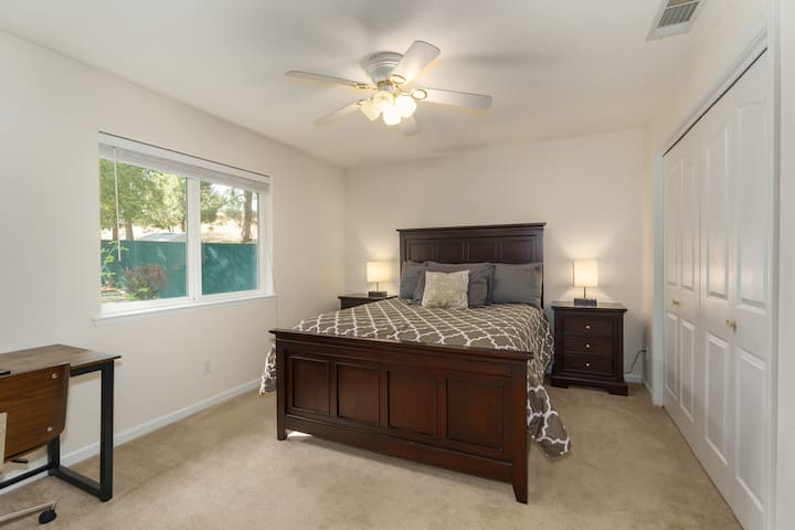 Спалня 1