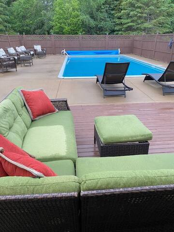 Rock’s View Pool House Retreat gallery image 2