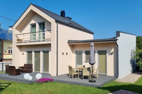 Private house with small garden and terrace area