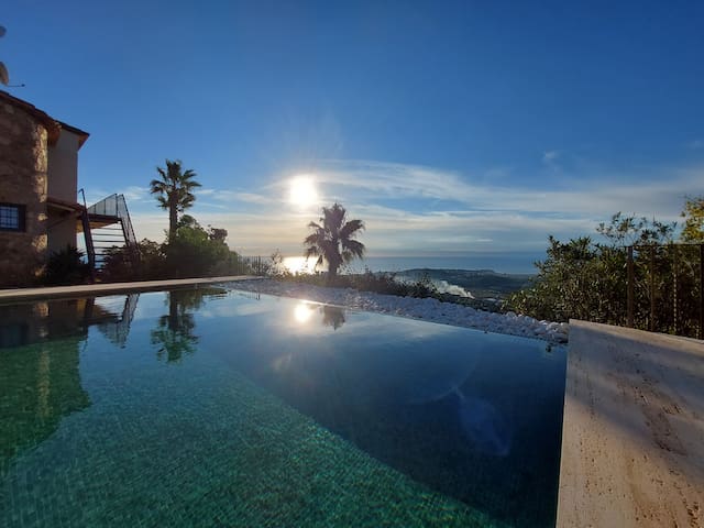 Villa Mirador with Infinity pool, stunning views