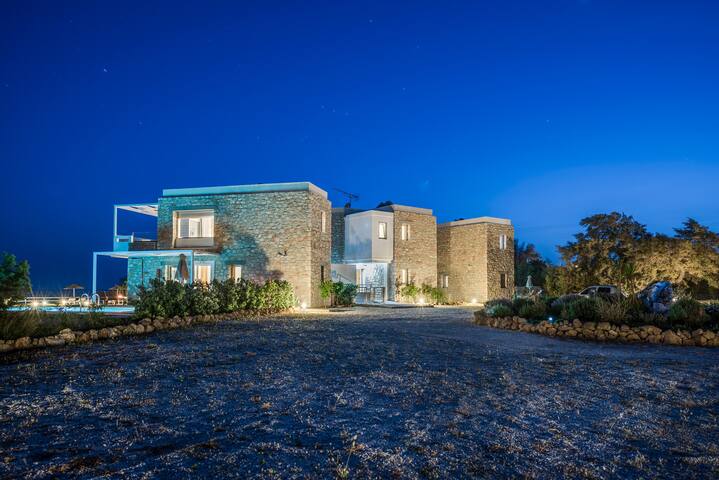 Lithos-Cedar Bay Beachside Villas-Private Pool gallery image 4