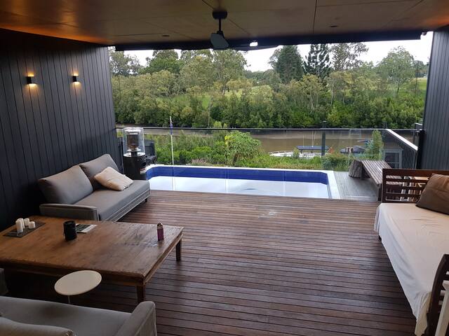 Luxury Water Front, champagne, pool, EV charger gallery image 4