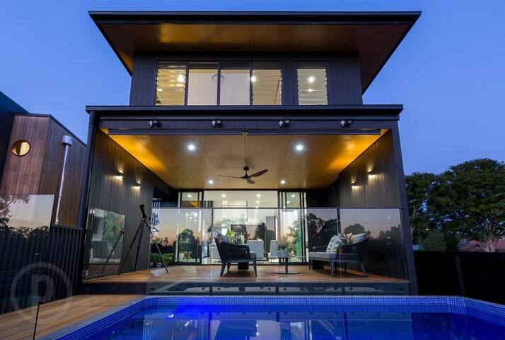 Luxury Water Front, champagne, pool, EV charger gallery image 2