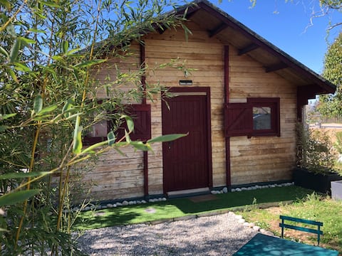 Charming equipped gîte in the countryside, Wi-Fi, free parking