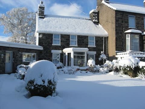 Lovingly restored 4-bedroom home with large garden