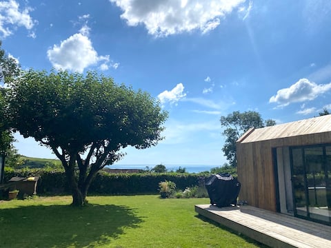 Stunning detached house with amazing sea views