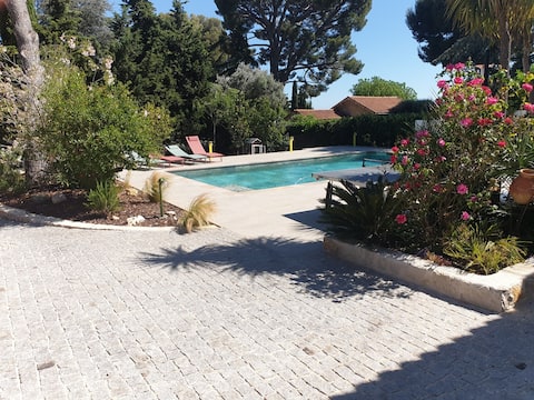 Popular Airbnb listing: New apartment with pool - ENGLISH SPOKEN in Cassis