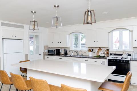 Spacious & Quiet Amish Farm Stay - 16+ Guests