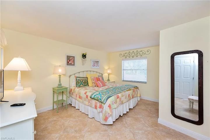 คอนโดไอส์แลนด์ 54 ห้องนอนใหญ่