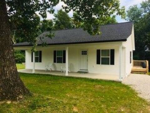 Peaceful private 3 BR new home near Mammoth Cave