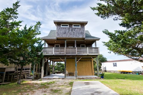 Popular Airbnb listing: Tom’s Waves House in Waves