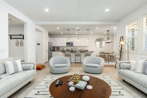 GOODE.HOMES | Luxury Modern Home w/ pool/spa