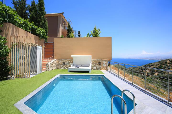 Design Villa Nicol • Heated Pool • Summer kitchen gallery image 3