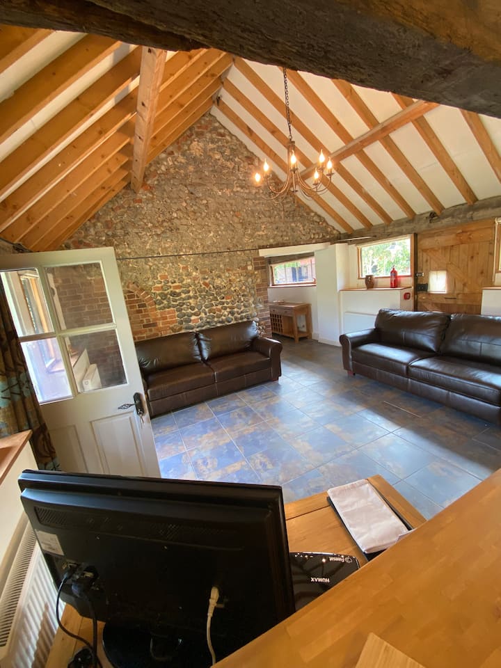 Oyster Barn Sleeps 2 - Cromer