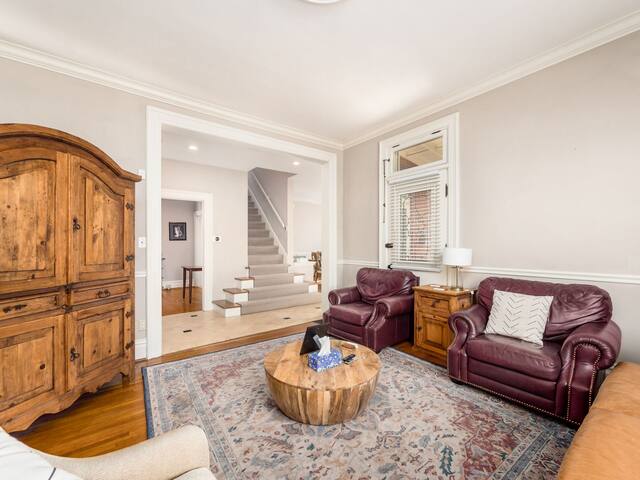 5 Bed, German Village Home on Schiller Park gallery image 3