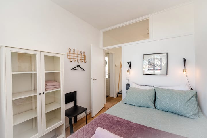 Hlavná spálňa s posteľou pre 2 osoby