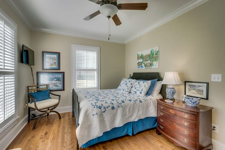 Izba pre hostí na hlavnom poschodí (Queen)