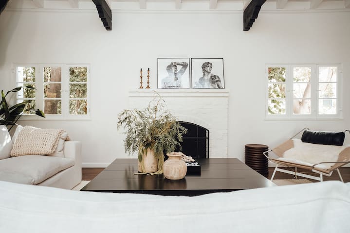 Casa Honey – Hollywood Hills Retreat gallery image 4