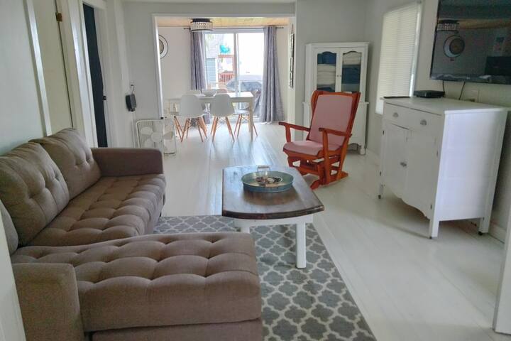 Shalin Cottage-seconds from semi-private beach gallery image 3