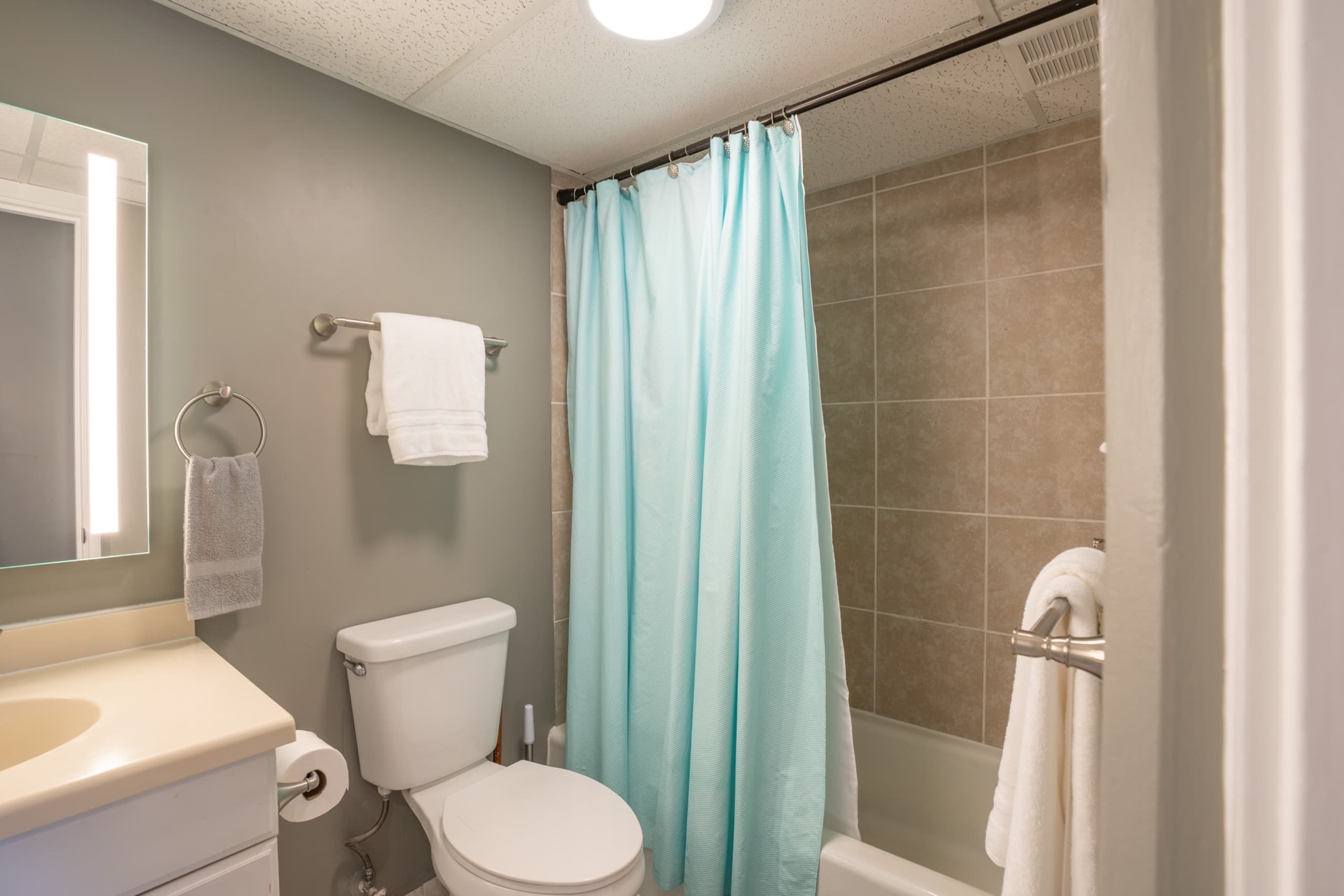 Royal Aloha Waikiki 2 bedroom WiFi Kitchen 809 - Image 24
