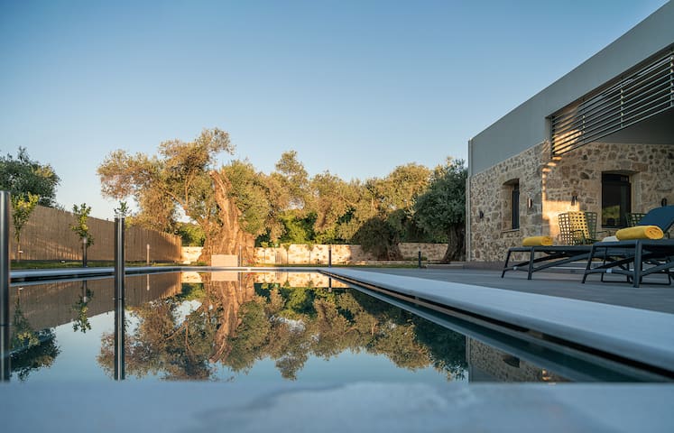 Athena Elea: Private villa in nature near Chania