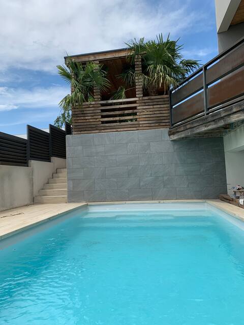 Villa Sauvy swimming pool Lac Villeneuve de la raho