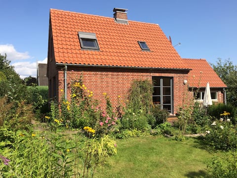 Holiday home with natural garden near the Baltic Sea Scharbeutz