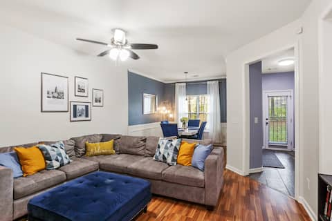 Top performing Airbnb: Cozy three-bedroom townhome near airport in Glenrose Heights