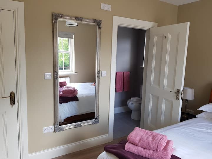 Bedroom and ensuite 