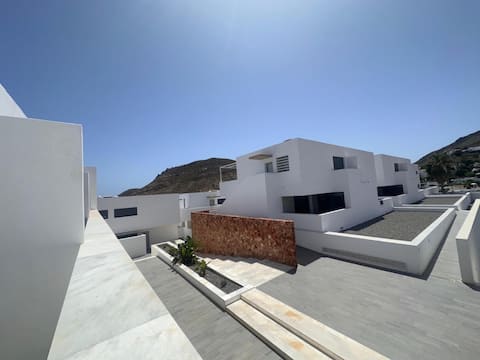 Anuncio de Airbnb popular: Duplex in a residential complex with a pool en Níjar
