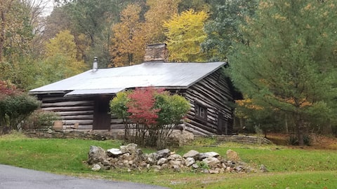 Rustic lake cabin in Blacksburg, Virginia