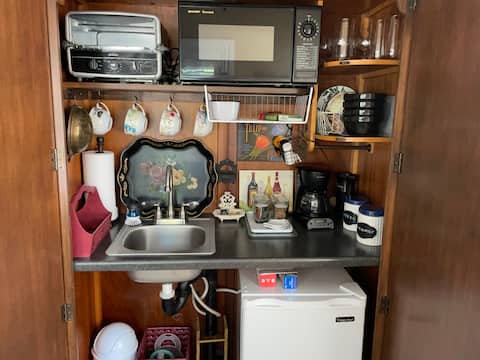 Top Airbnb: Adorable cottage in Talmadge in Mid City:Kensington Talmadge