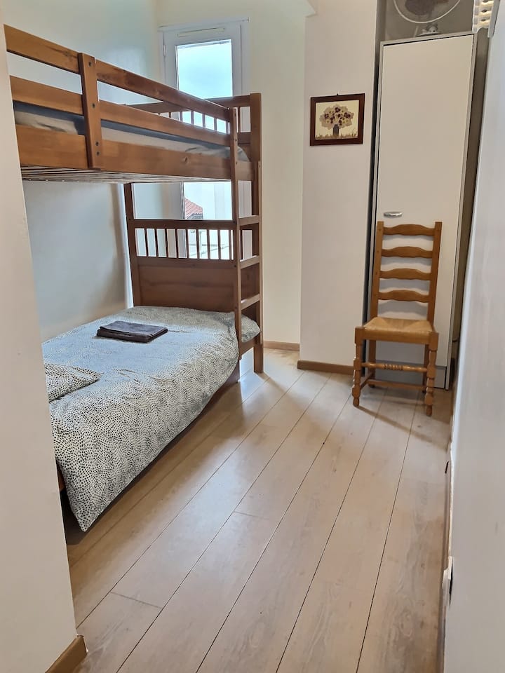 ห้องที่สองพร้อมเตียงสองชั้น