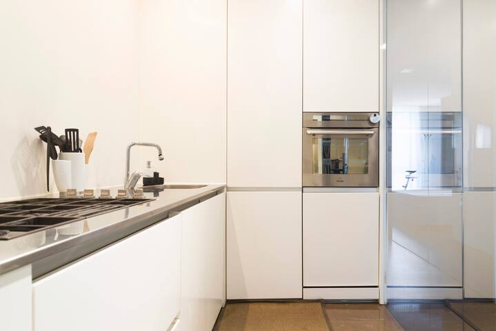 Magenta Luxury 3BR I Hacca Collection gallery image 3