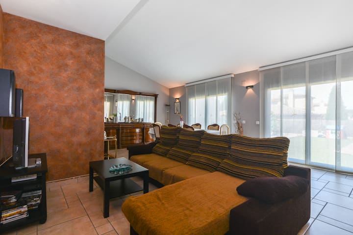 Casa Con Piscina - Sils