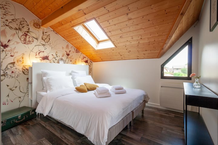 Habitación principal con cama de 160x200cm