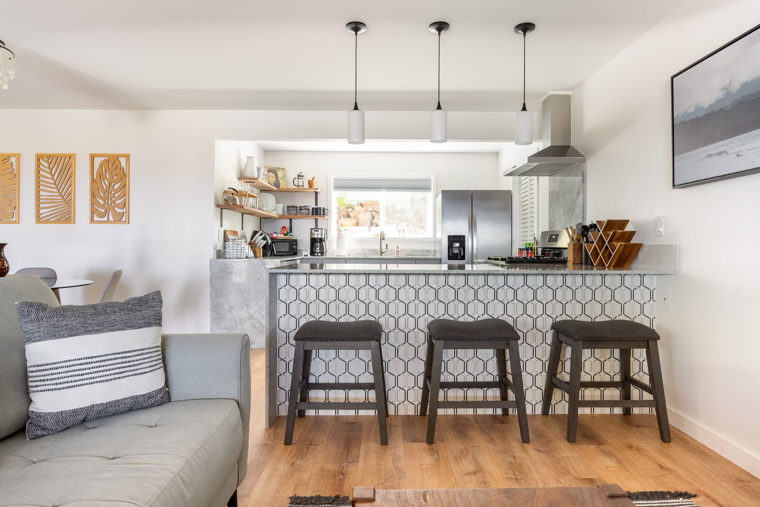 Hale 'Io • Remodeled 2/2 Luxury • AC • Ocean View - Image 10