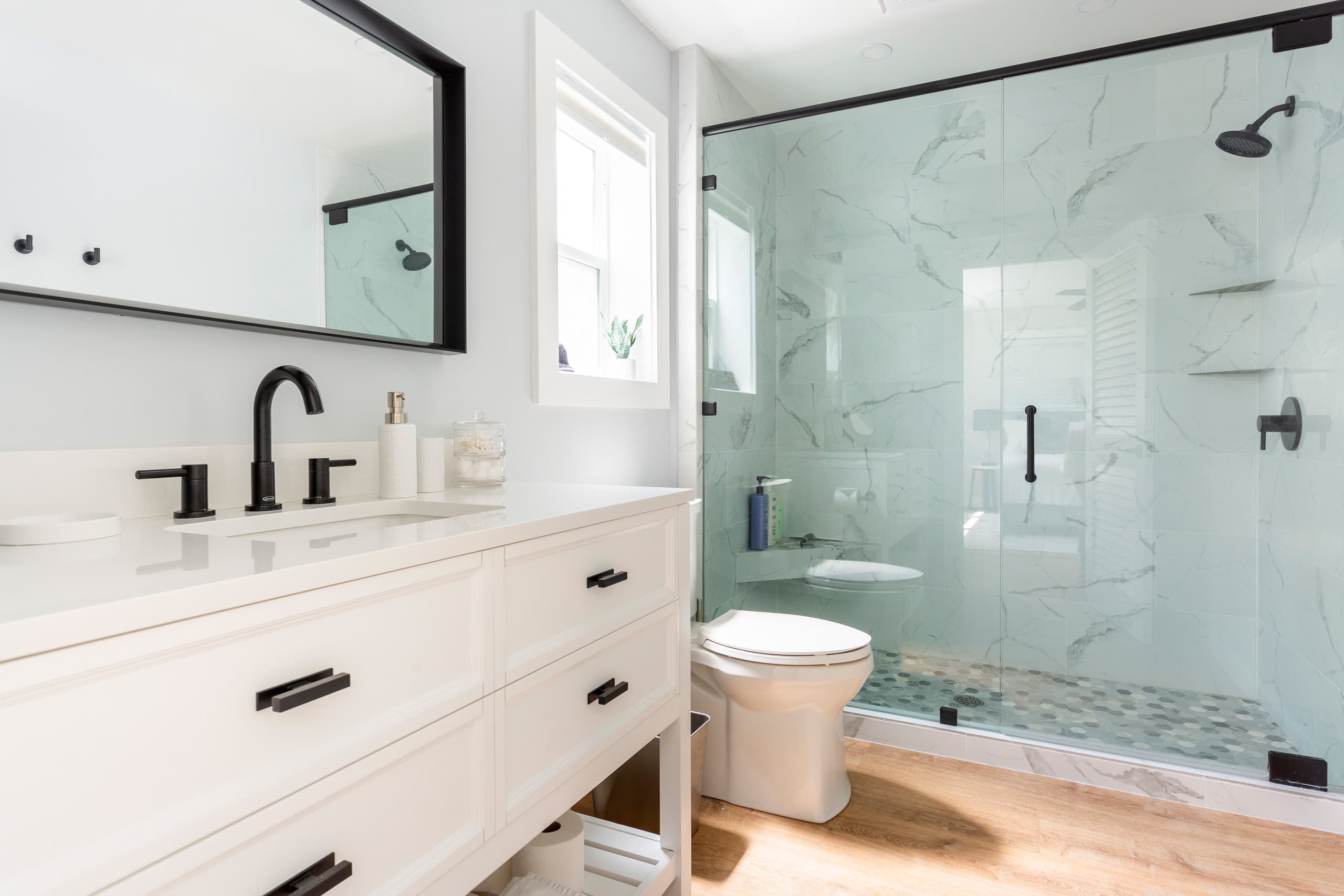 Hale 'Io • Remodeled 2/2 Luxury • AC • Ocean View - Image 33