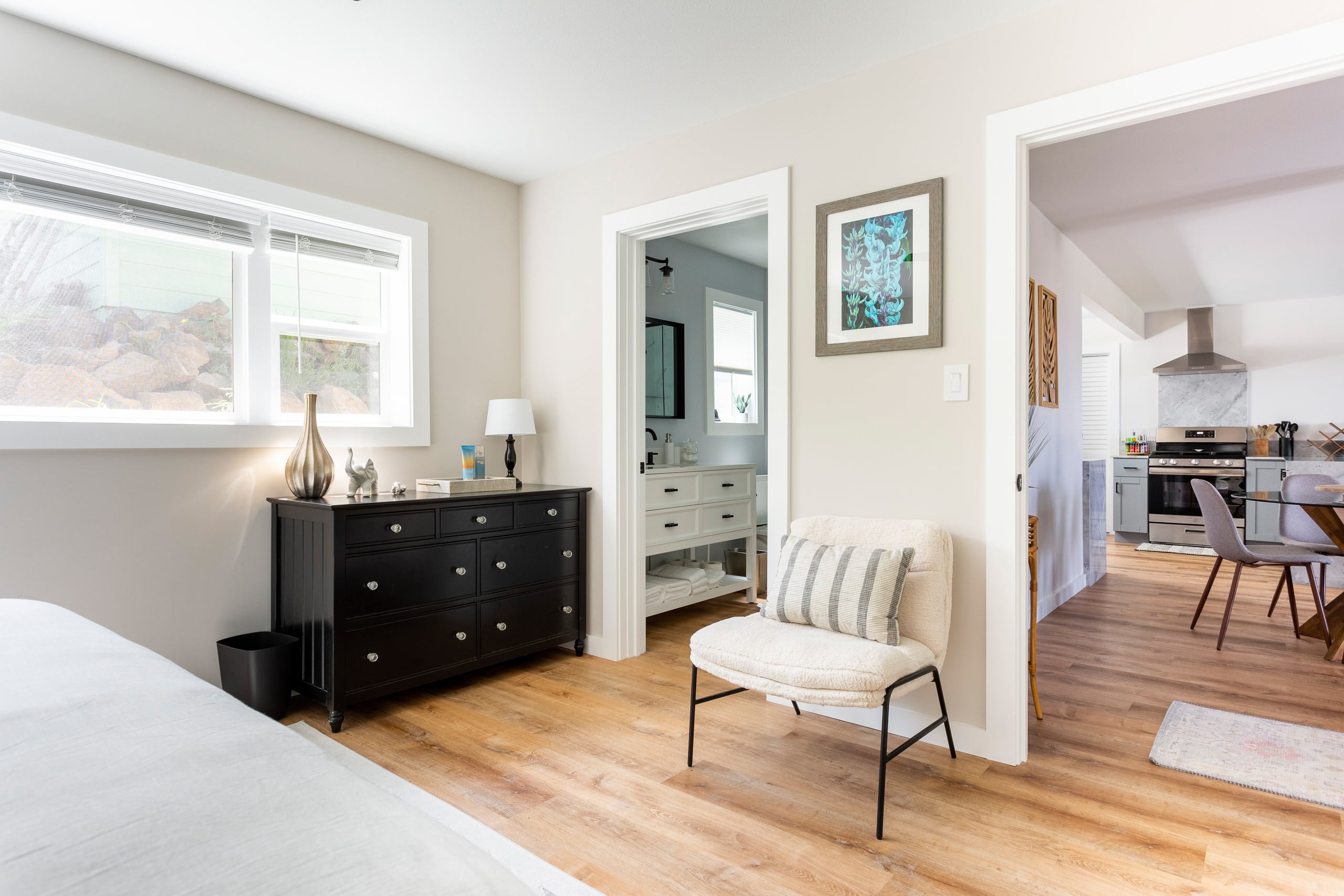 Hale 'Io • Remodeled 2/2 Luxury • AC • Ocean View - Image 28