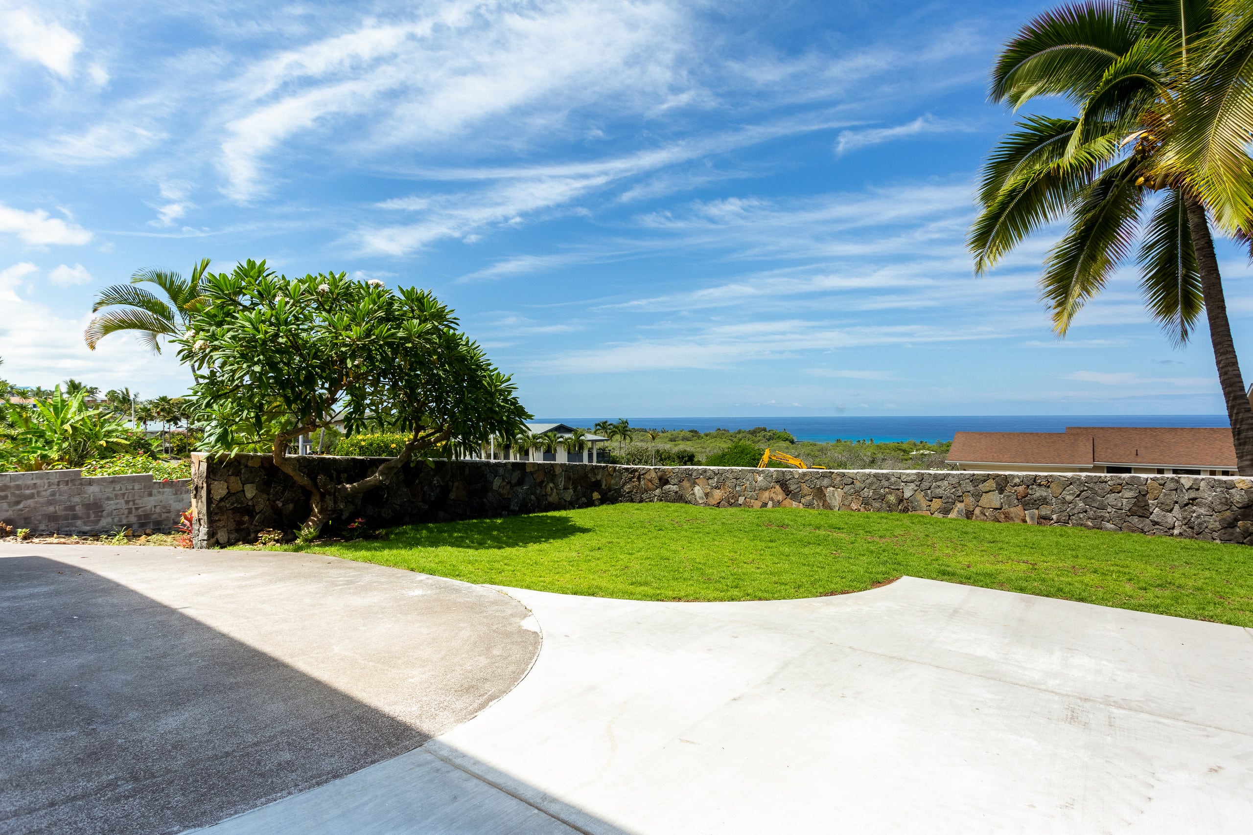 Hale 'Io • Remodeled 2/2 Luxury • AC • Ocean View - Image 38