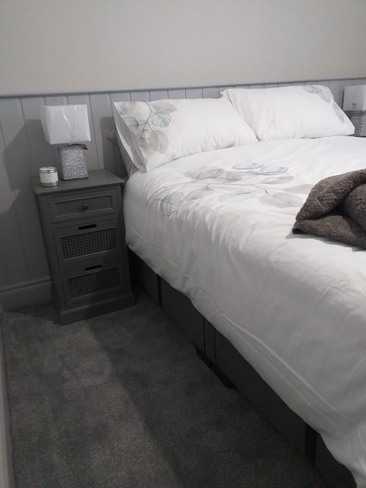 Საძინებელი 1 აქვს ensuite 